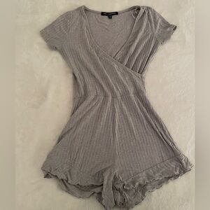 Gray Ribbed Short Sleeve Romper Size XS
